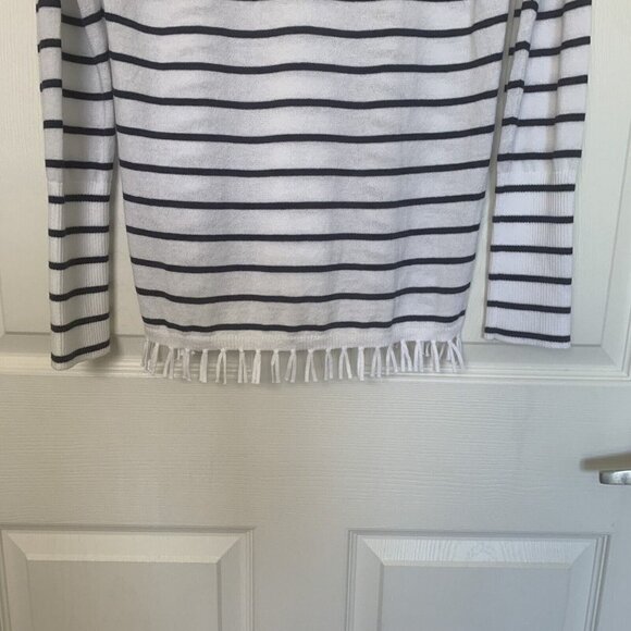 Lilly Pulitzer XS Crestwood Sweater Resort White Navy Maritime Stripe Fringe - Picture 7 of 8
